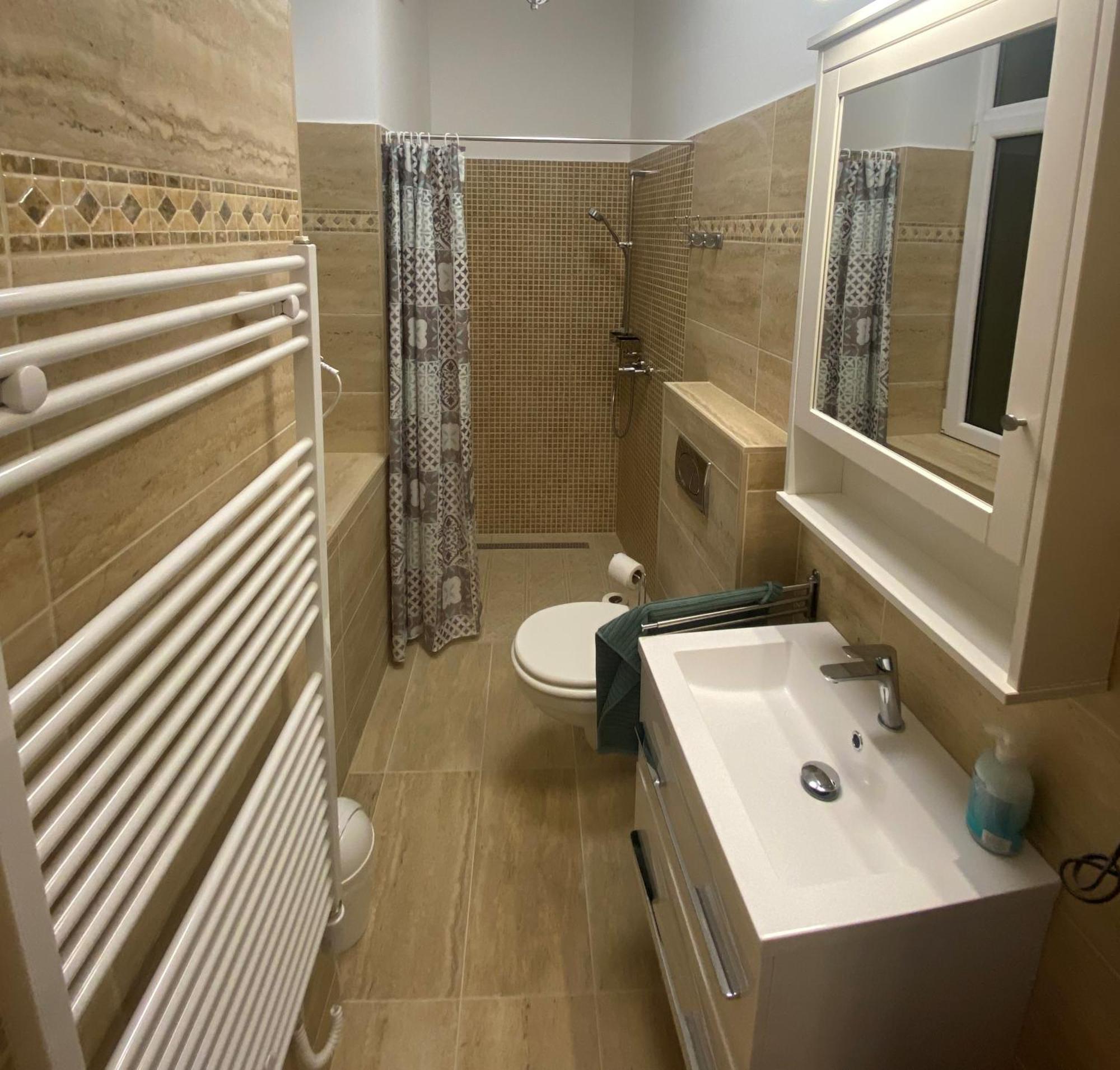 Amazing Kazinczy Flat No. 1 Budapest Exterior photo