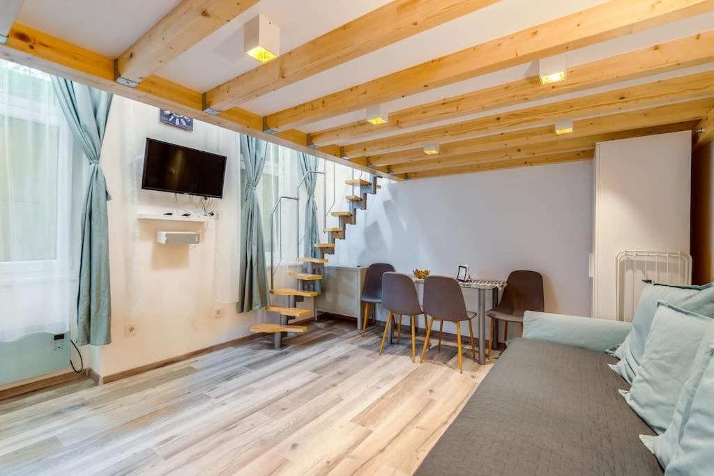 Amazing Kazinczy Flat No. 1 Budapest Exterior photo