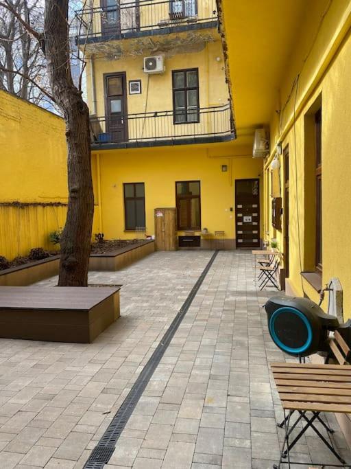 Amazing Kazinczy Flat No. 1 Budapest Exterior photo